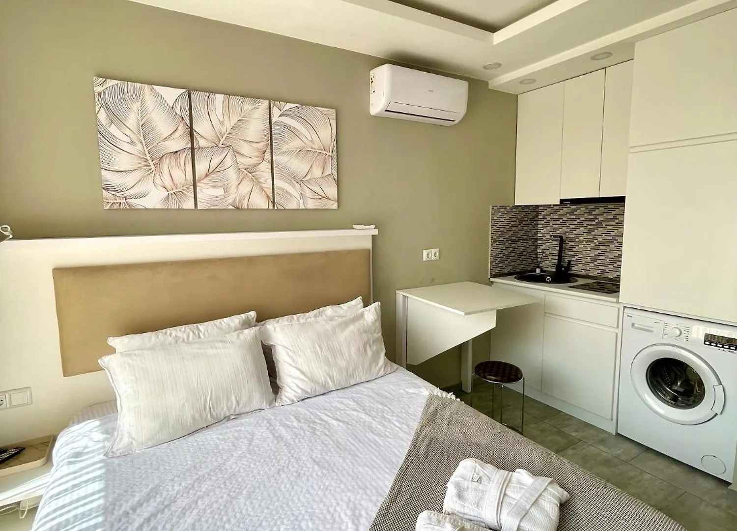 Sunrise Apartment 306B Batumi 0*,